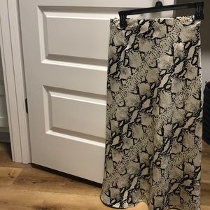 MIDI skirt